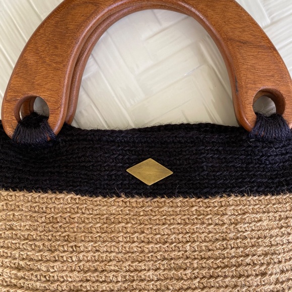 Handwoven Jute Bag with Wooden Handles / Tan & Black - Picture 2 of 3